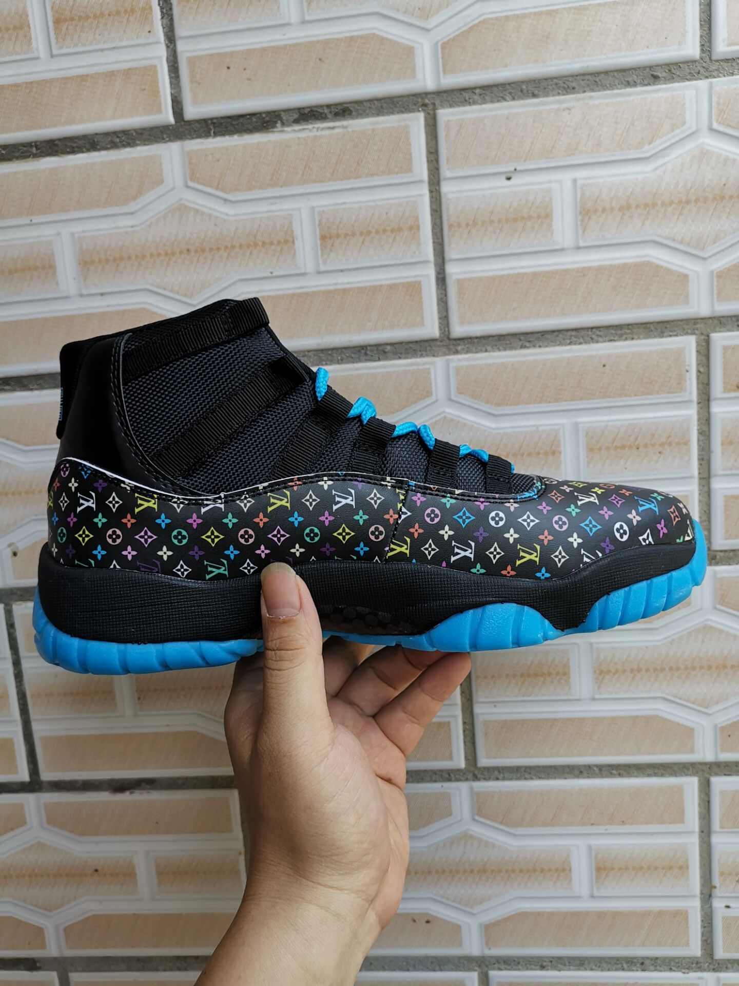 Air Jordan 11 Retro Black Jade Colorful